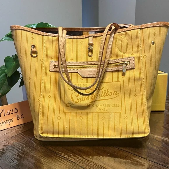 Louis Vuitton Neverfull MM - Picture 15 of 17